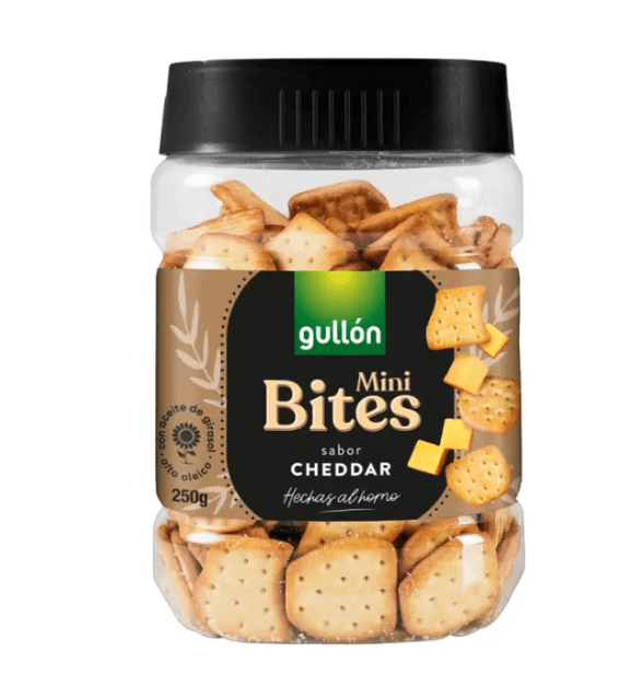Опаковка крекери Gullón с чедър – златисти, хрупкави и ароматни сиренени бисквити 250 г