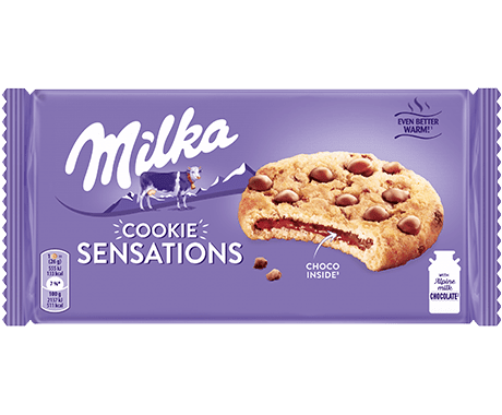Опаковка на Milka Sensation Choco бисквити с шоколадов пълнеж 156 г, показваща хрупкави бисквити с крем.